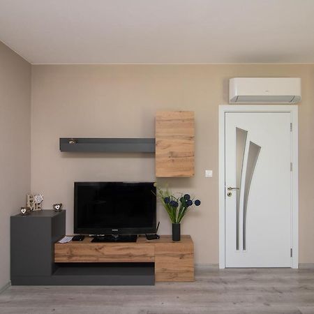 Cozy Flats Nearby Center Free Park Area Appartement Varna Buitenkant foto