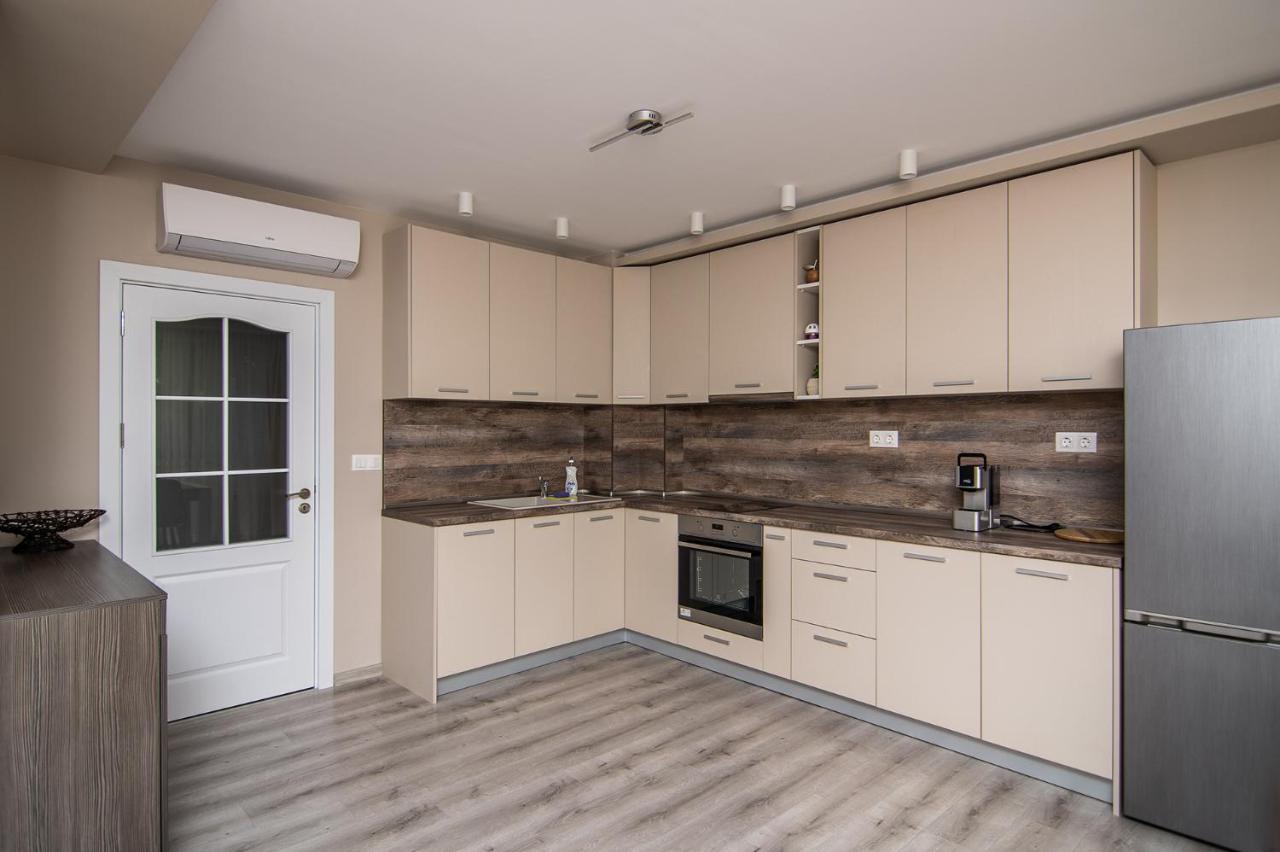 Cozy Flats Nearby Center Free Park Area Appartement Varna Buitenkant foto