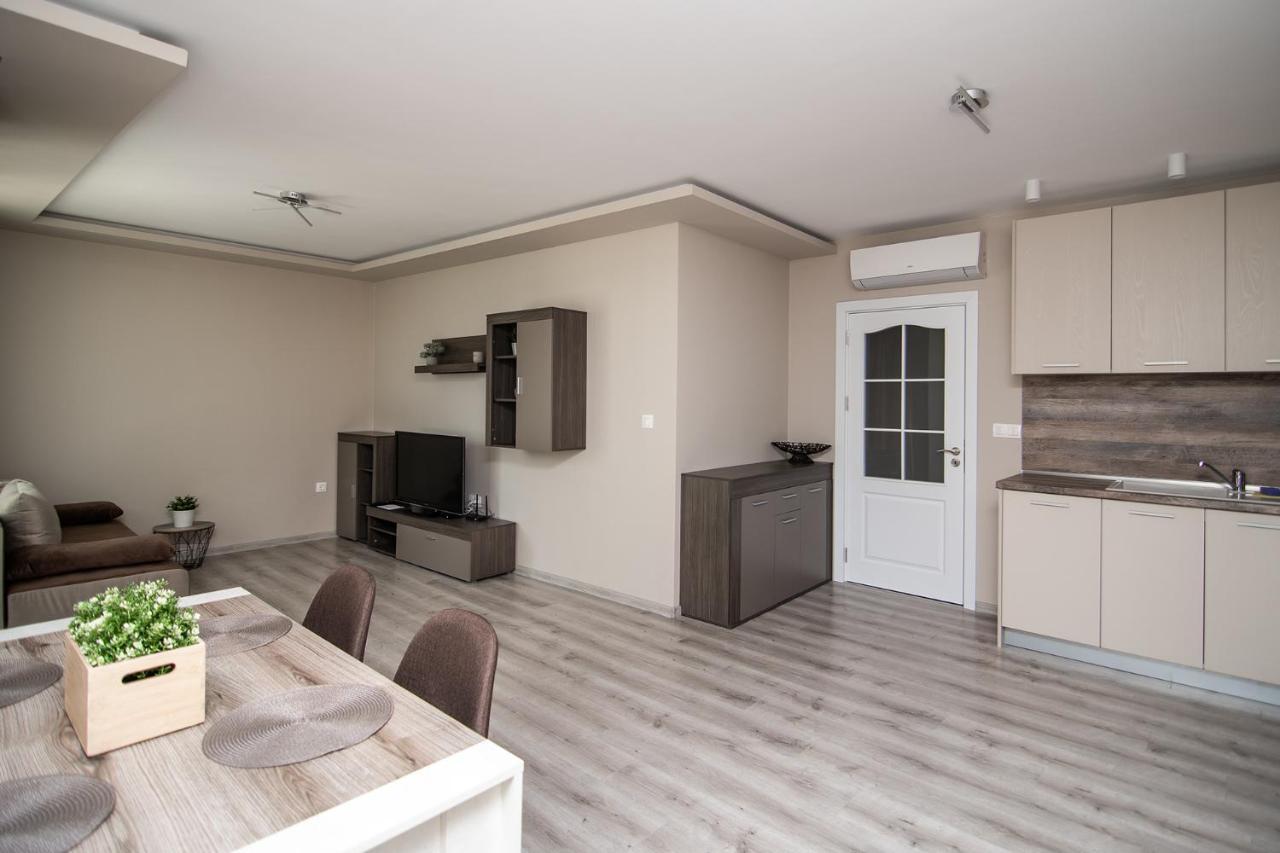 Cozy Flats Nearby Center Free Park Area Appartement Varna Buitenkant foto