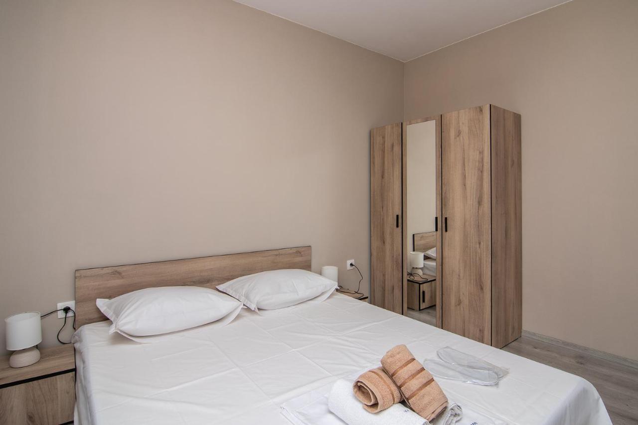 Cozy Flats Nearby Center Free Park Area Appartement Varna Buitenkant foto
